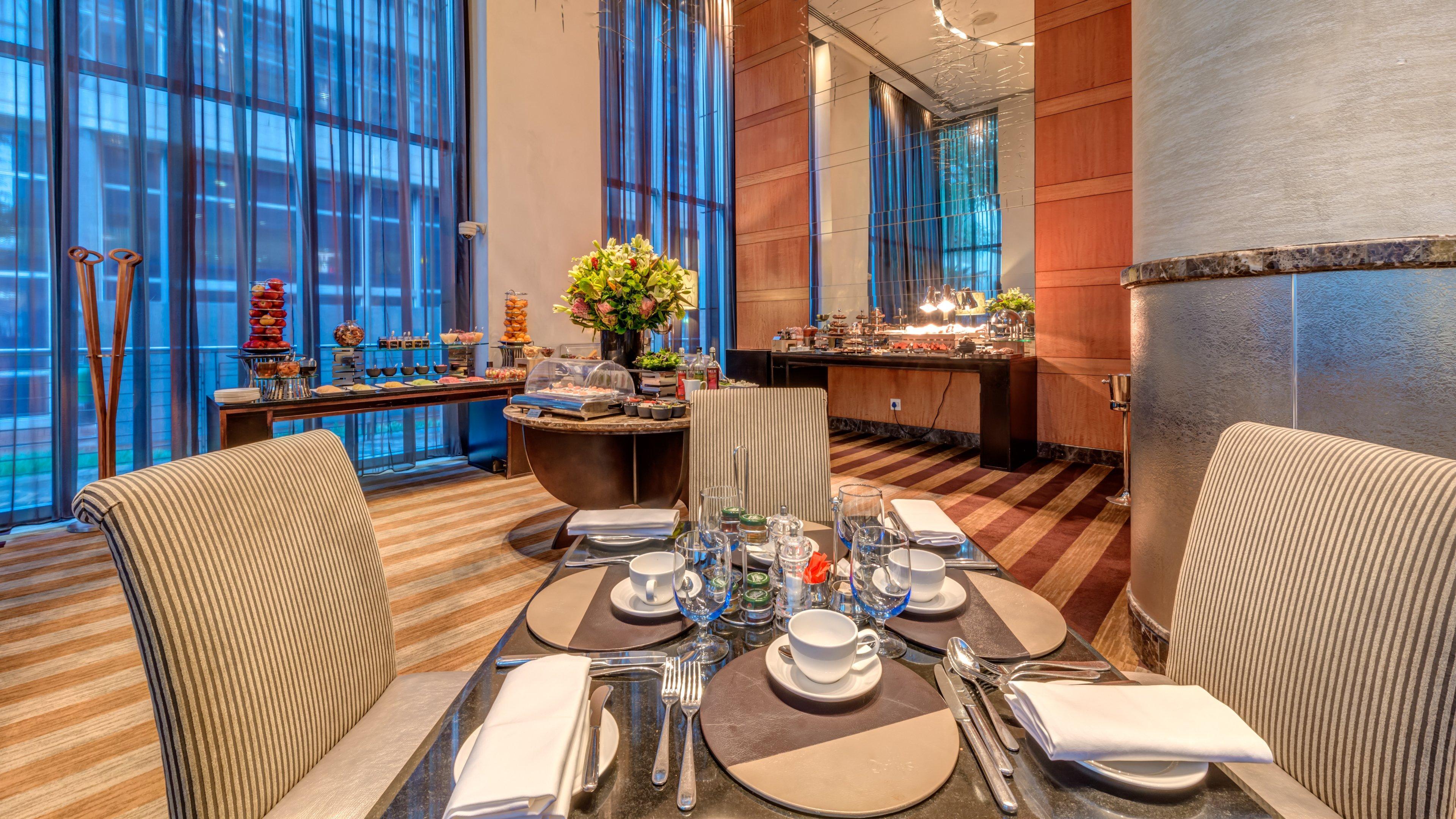 Intercontinental Johannesburg Or Tambo Airport Hotel By Ihg Kempton Park Eksteriør bilde The Club Lounge at the Ritz-Carlton, Dubai