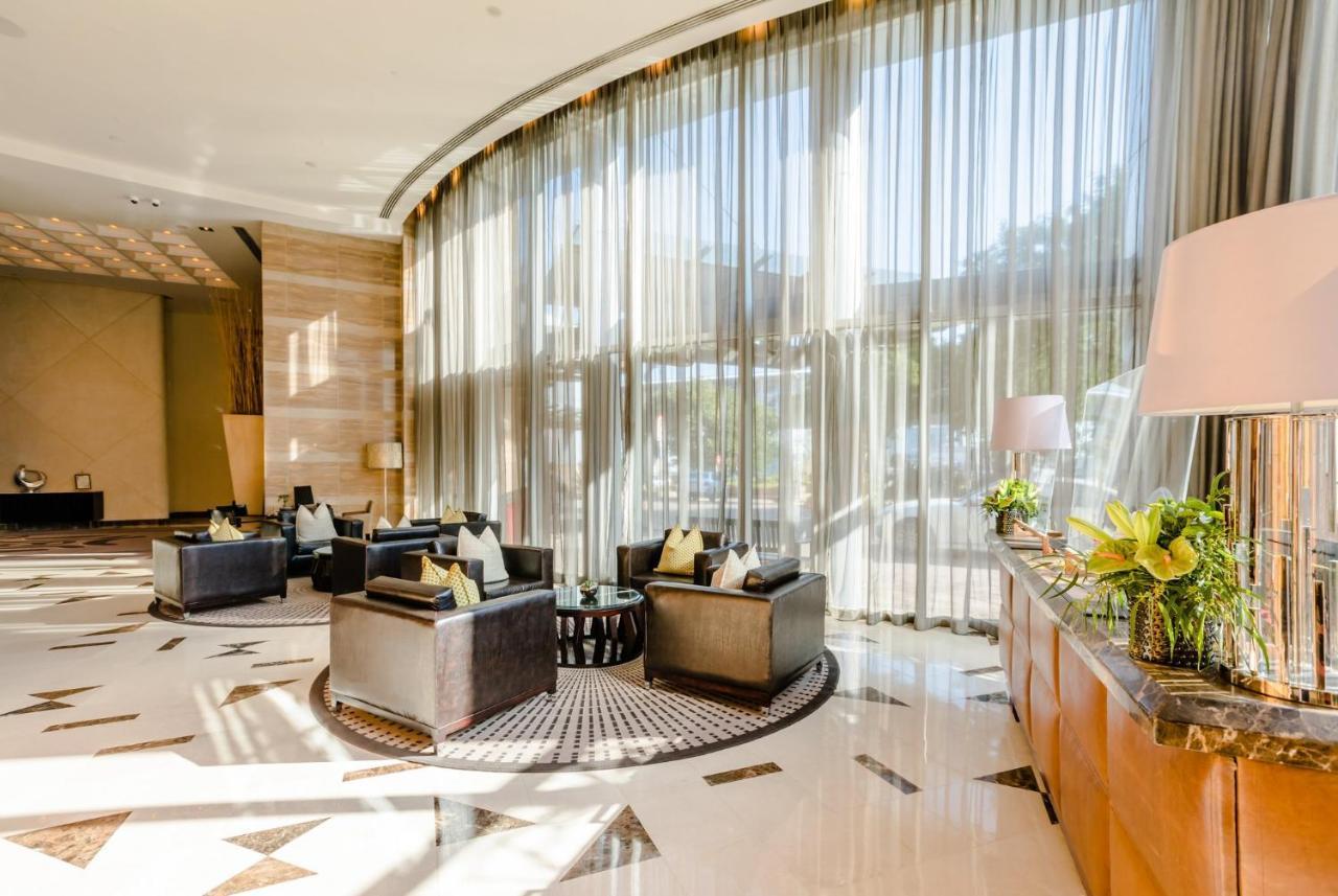 Intercontinental Johannesburg Or Tambo Airport Hotel By Ihg Kempton Park Eksteriør bilde Lobby