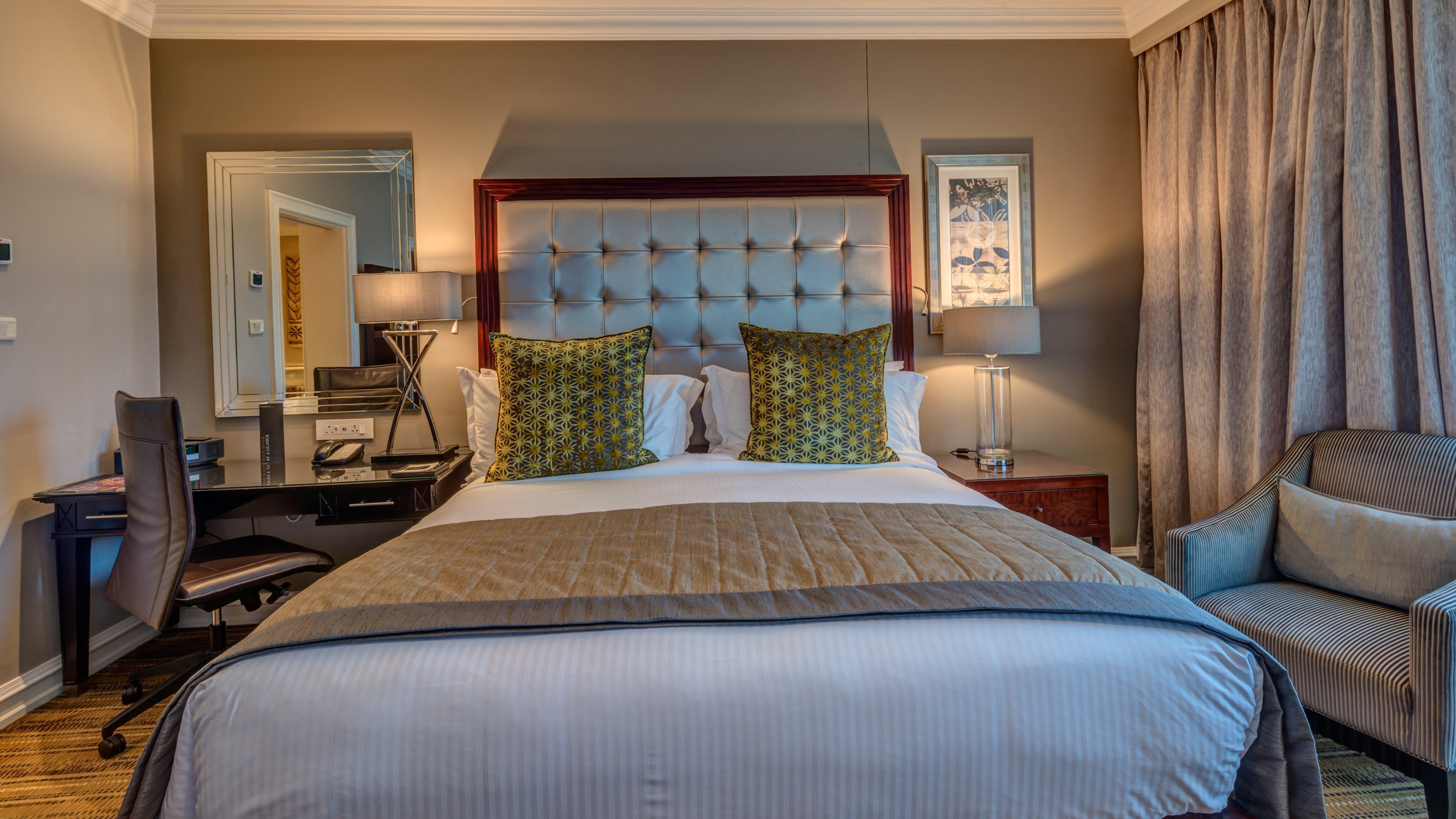 Intercontinental Johannesburg Or Tambo Airport Hotel By Ihg Kempton Park Eksteriør bilde A bedroom at the hotel