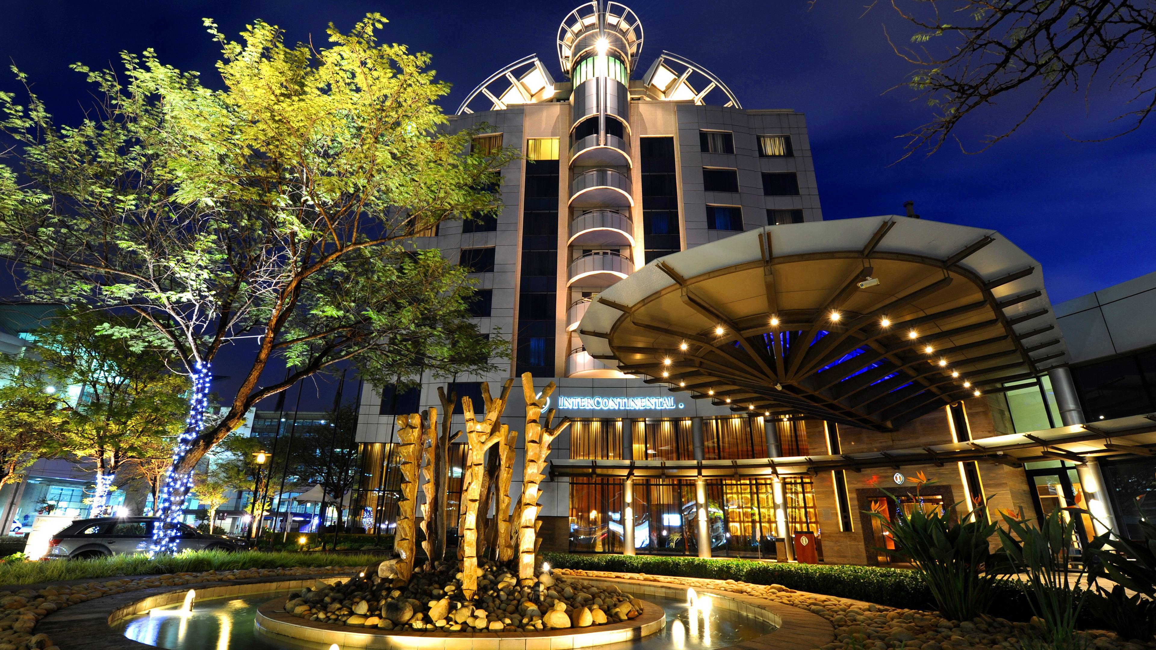 Intercontinental Johannesburg Or Tambo Airport Hotel By Ihg Kempton Park Eksteriør bilde The Royal