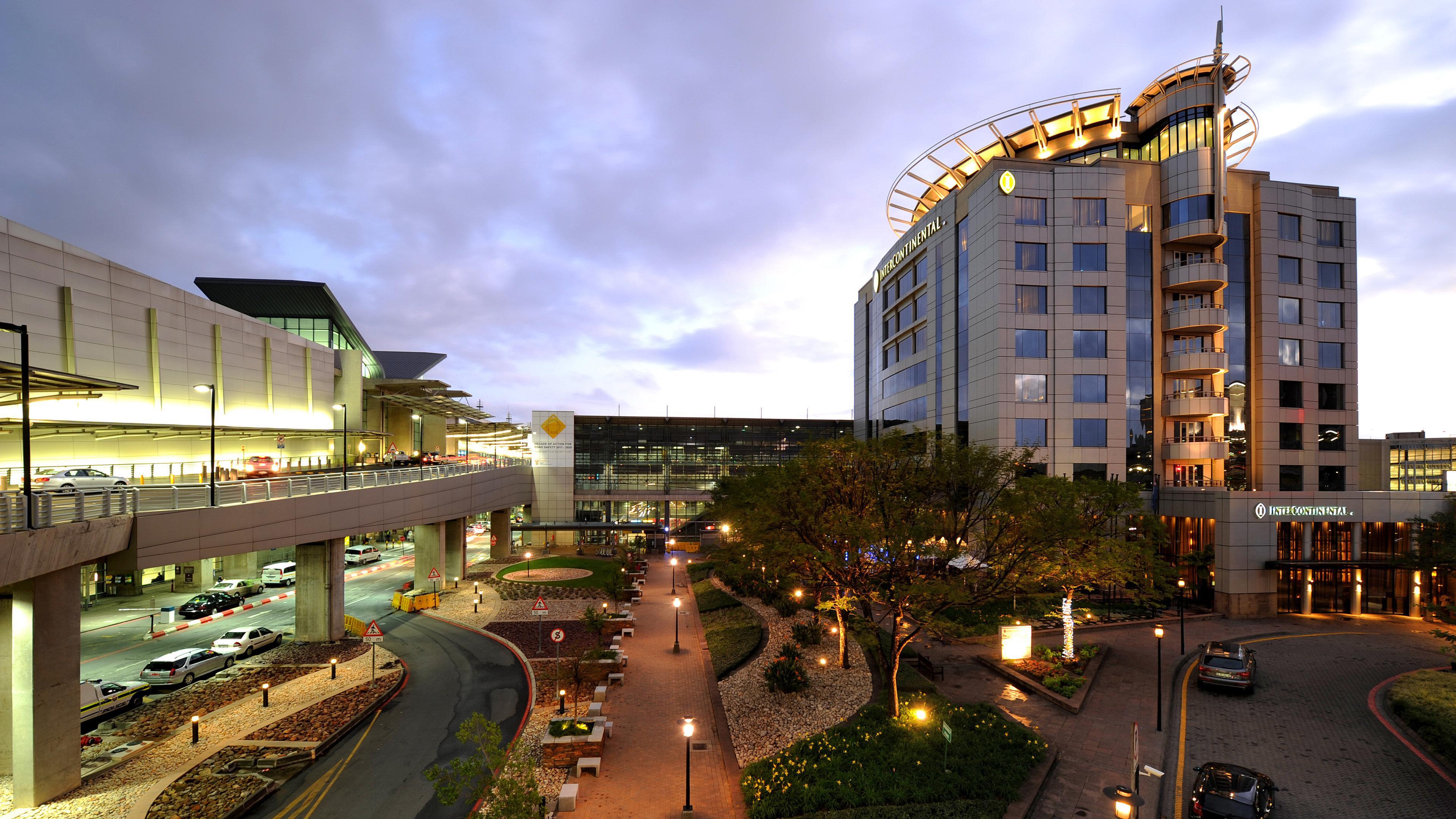 Intercontinental Johannesburg Or Tambo Airport Hotel By Ihg Kempton Park Eksteriør bilde The Village at San Diego International Airport
