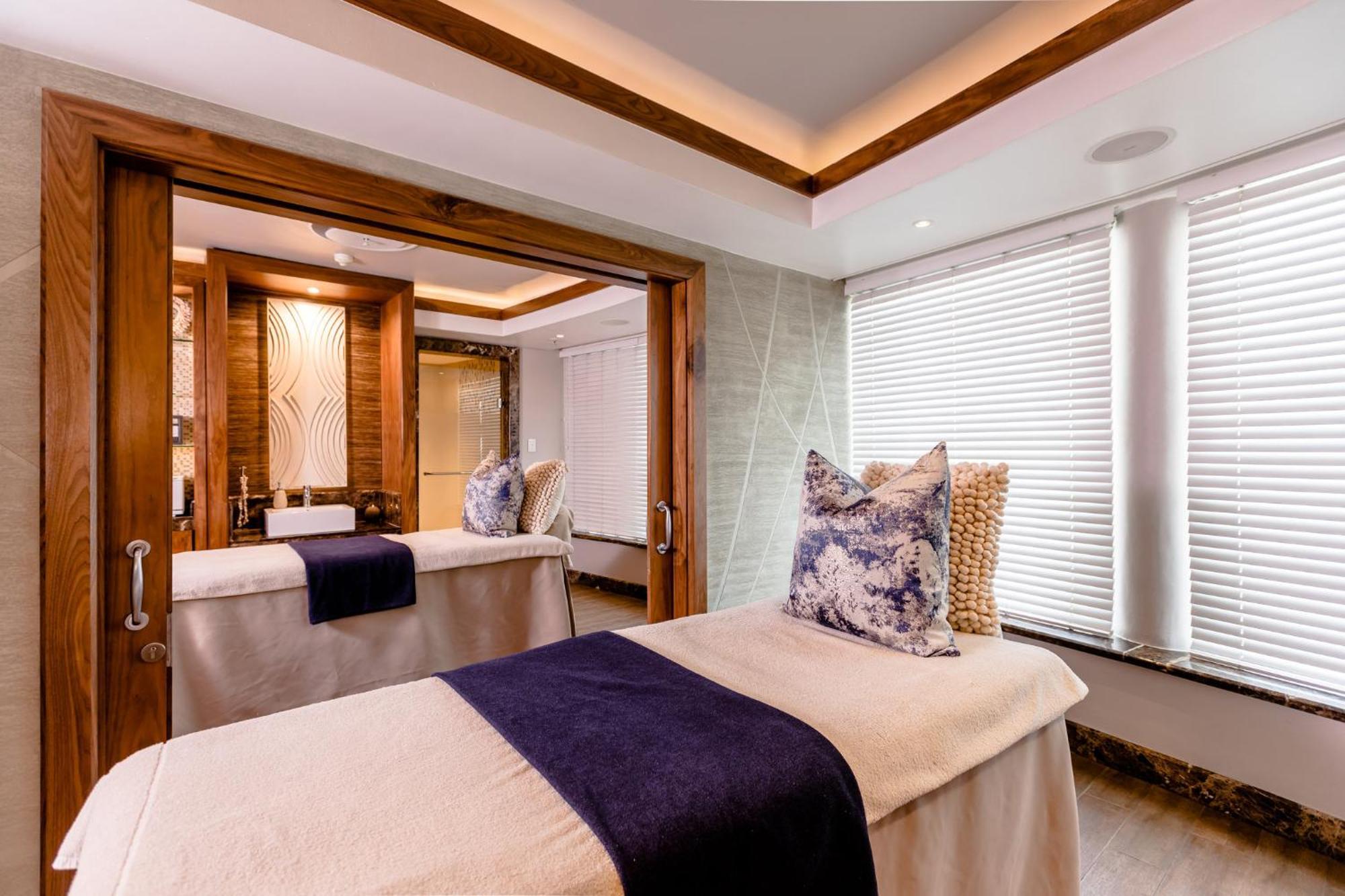 Intercontinental Johannesburg Or Tambo Airport Hotel By Ihg Kempton Park Eksteriør bilde The Spa at The Dorchester