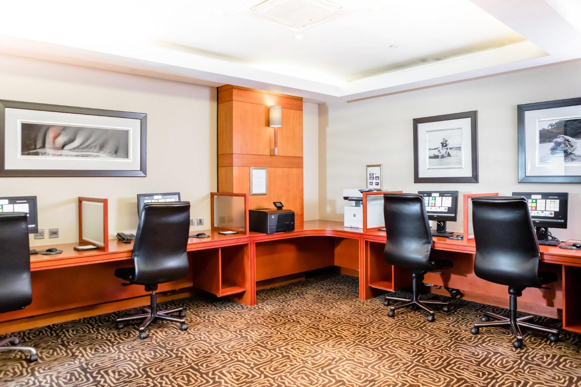 Intercontinental Johannesburg Or Tambo Airport Hotel By Ihg Kempton Park Eksteriør bilde Business Center